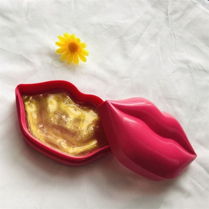 gold lip mask