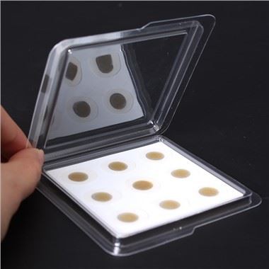 Patch con micro aghi per l'acne